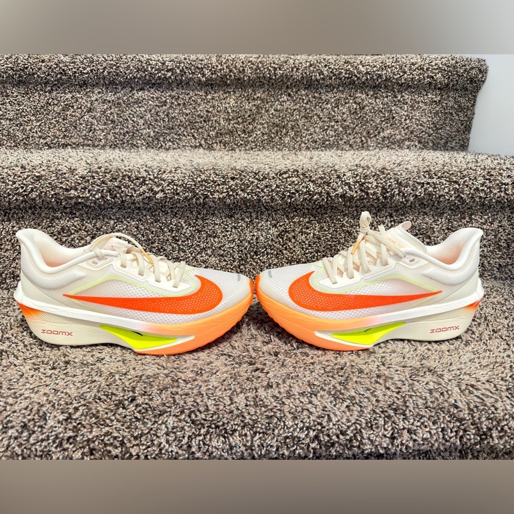 Nike Zoom Fly 6 
Women’s 9.5/Mens 8
BRAND NEW